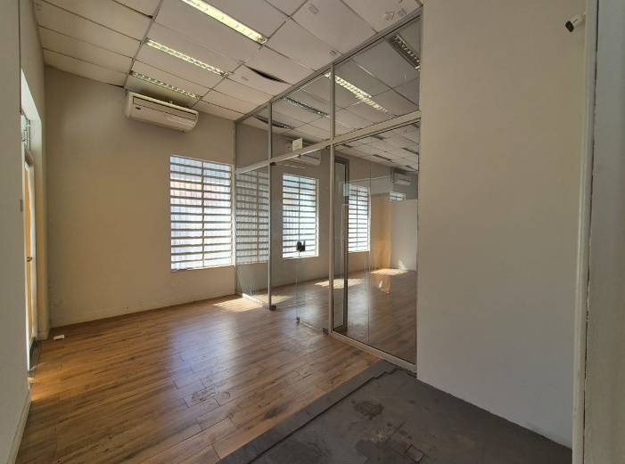 Lote 13: ex-agência, padrão, 0 vaga(s) de garagem oscar bressane sp