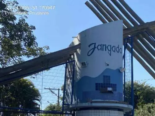 Casa no condomínio no jardim jangada, martinópolis, sp
