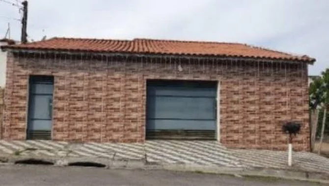Casa, Conjunto Habitacional Vila dos Comerciários I em Guaratinguetá, SP
