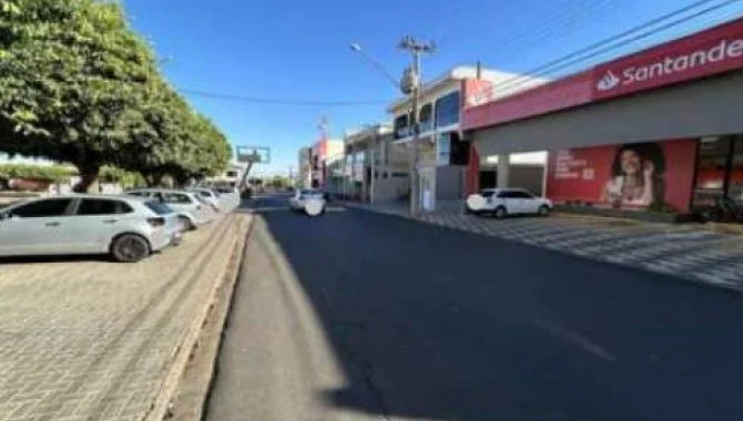 Garagem, Centro em General Salgado, SP