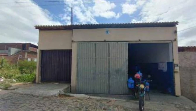 Casa, Dinarte Mariz em Acari, RN