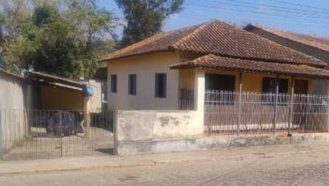 Casa, Centro em Piranguçu, MG