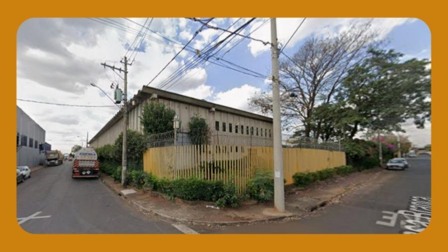 Terreno situado na cidade de ribeirão preto/sp, na quadra n° 9 da vila brasil, com frente para a rua santos, com benfeitorias.__