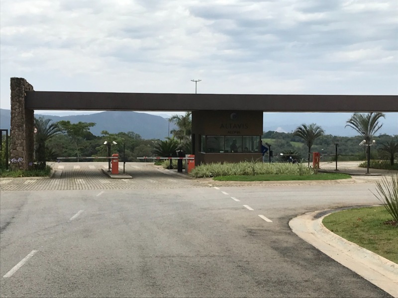 Terreno de 420,00m2 na rua atlas - residencial altavis - aldeia da serra | santana de parnaíba-sp