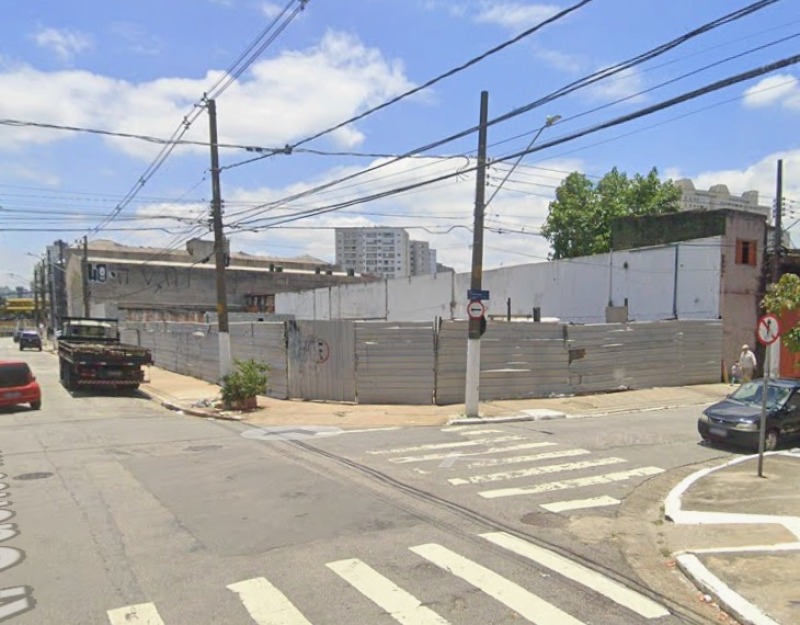 Excelente terreno de 1.105,00 m2, para desenvolvimento imobiliário, e suas benfeitorias, no bairro da mooca, em são paulo, esquina da rua odorico mendes com a rua coronel cintra