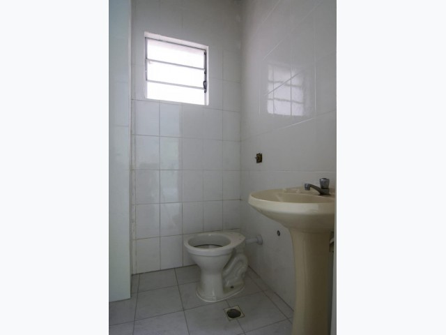 Prédio comercial com 1.700 m² na região central de santos