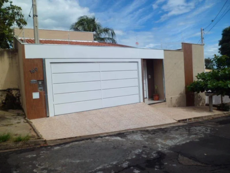 Marília sp rua emiliano carrero 169 matrícula:1.696