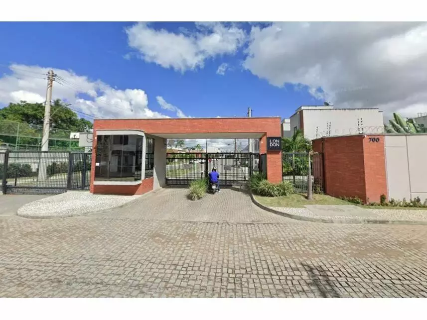 Casa, Sim em Feira de Santana, BA