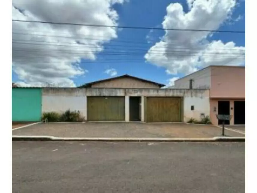 Casa, Junqueira em Ituiutaba, MG