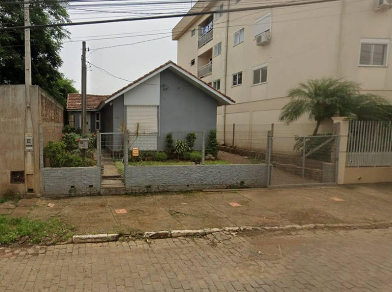 Casa 75m² com Terreno 242m² | Lajeado-RS | Centro | Oportunidade - Próx. ao Rio Taquari, Parque dos Dick e Hospital Bruno Born - Financiamento até 420 Meses!