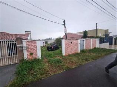 Imóvel urbano situado na Rua Ramiz Galvão, Oficinas, Ponta Grossa/PR, com área total de 436,80 m² e casa de madeira de 90,00 m²