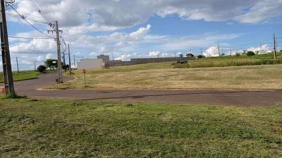 TERRENO URBANO COM ÁREA DE 950,73m2. EM UMUARAMA-PR