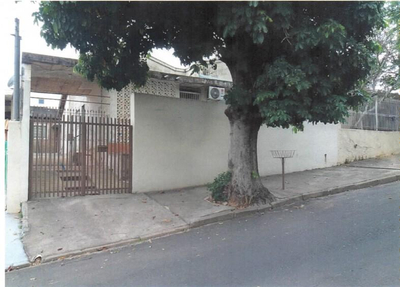 Imóvel Residencial, A.T. 242m², A.C. 171m², estado precário de conservação, Vila Ramos