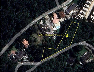 Terreno urbano com área de terreno total de 2.606,12m², sem benfeitorias ¿ Cascatinha - Curitiba/PR