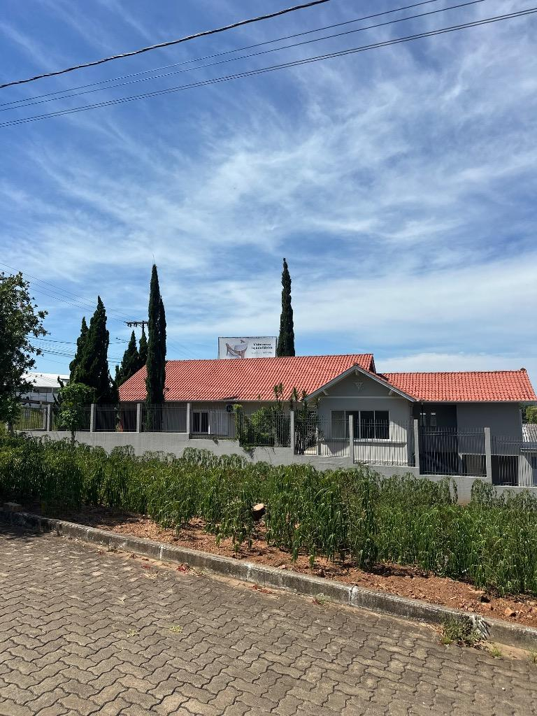 IMÓVEL URBANO | CASA | Área de 850,31 m2 com casa de alvenaria - Dois Irmãos/RS