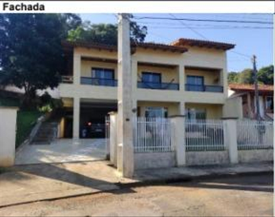 IMÓVEL URBANO COM ÁREA TOTAL DE 389.00m² - IRATI/PR