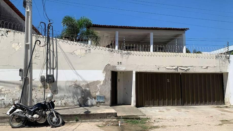 Casa 378m² com Terreno 400m² | Fortaleza-CE | Lagoa Redonda - 4 Dormitórios, Piscina e Vaga - Financiamento até 420 Meses!