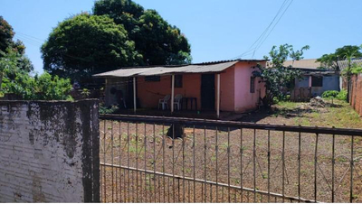 Casa Térrea com Amplo Terreno localizado na Rua Vicente Domanski, 1068, Campo Mourão/PR