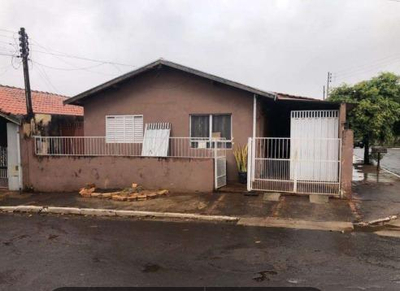 Imóvel Urbano com Área Total de 182,62 M2 em Bernadino de Campo-SP