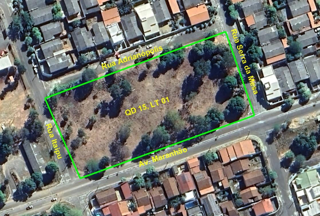 Terreno Urbano 8.078m² (Quadra Inteira) | Vila Residencial de Minaçu - Minaçu/GO |Localização Nobre e Infraestrutura Completa: Ideal pará Construção e Investimento!