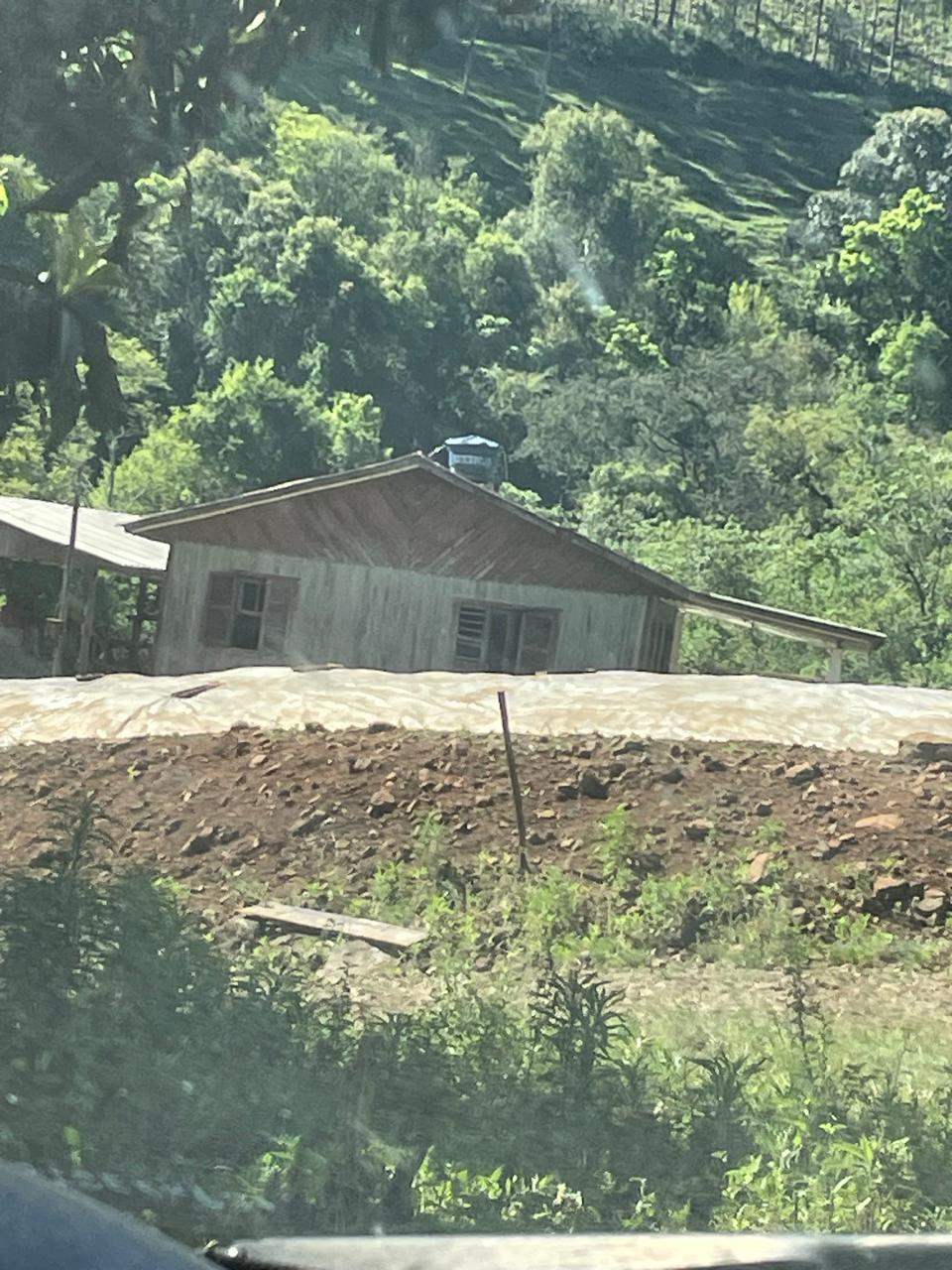 IMÓVEL  RURAL COM ÁREA DE  4,84 ha EM ANCHIETA-SC