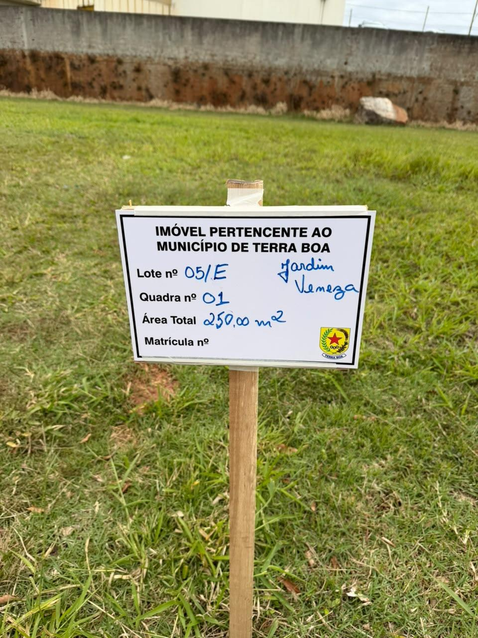 Imóvel urbano constituído pela Data de Terras nº 05/E, da Quadra nº 01, do Loteamento Residencial Veneza, situado no Município de Terra Boa, Estado do Paraná, com área total de 250,00 m².