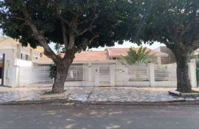 Imóvel Urbano com Área Contruída de 200,47m2 - Paranavaí/PR