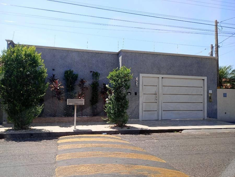 Casa 216m² com Piscina e 4 Dormitórios | Macaubal-SP | Centro - 70km de São José do Rio Preto - Financiamento até 420 Meses!