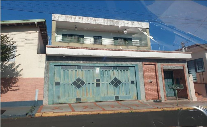 Sobrado - A.T. 234,00m² - A.C. 280,00m² (DESOCUPADO)