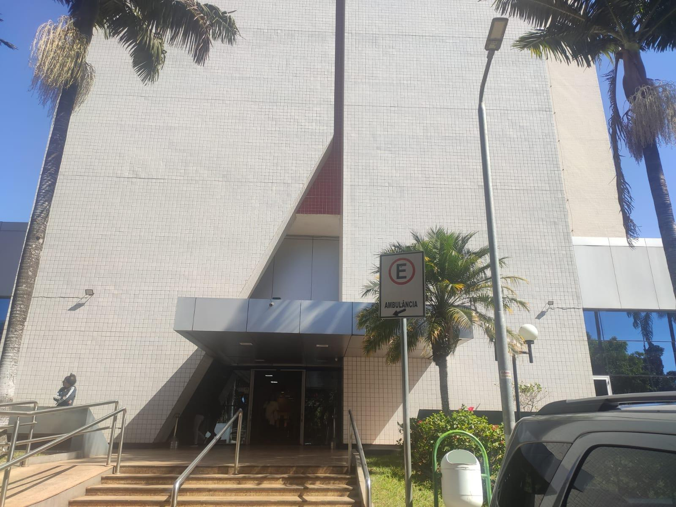 Sobreloja 116m² + Box | SMHN Asa Norte/DF | Ed. de Clínicas | Desocupado