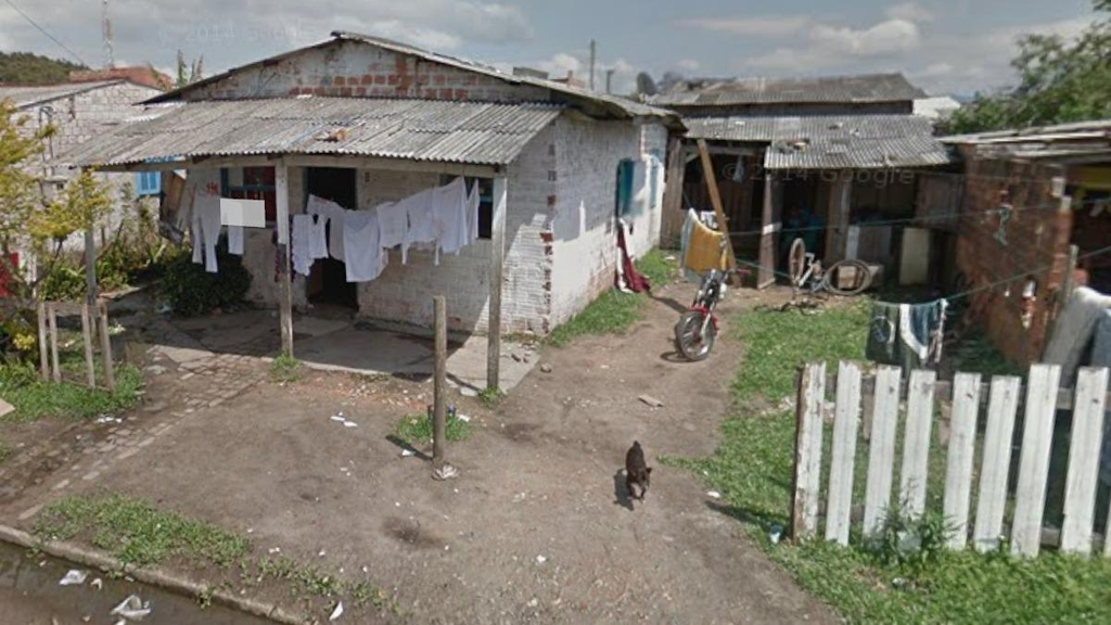 Imóvel residêncial com casa em alvenária localizada na RUA FALCÃO AZUL, Nº 171, FIGUEIRINHA - XANGRI-LÁ