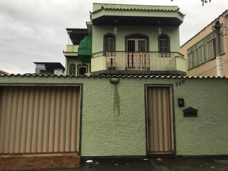 Casa 204m² com Terreno 164m² | Rio De Janeiro-RJ | Bento Ribeiro - Com 4 Dormitórios, 400mts Estação de Trem Marechal Hermes - Financiamento até 420 Meses!