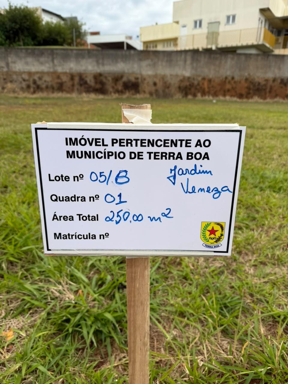 Imóvel urbano constituído pela Data de Terras nº 05/B, da Quadra nº 01, do Loteamento Residencial Veneza, situado no Município de Terra Boa, Estado do Paraná, com área total de 249,00 m².