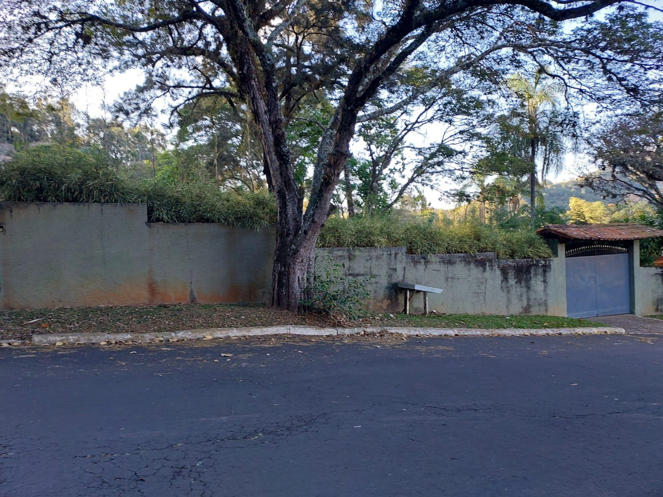 Casa com área de 11.612,75m2 em Águas de Lindóia-SP