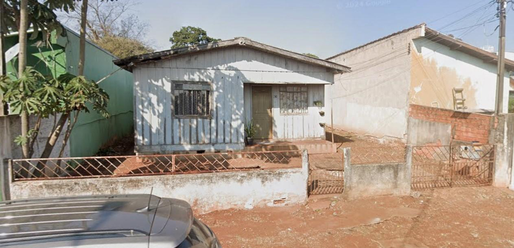 Parte ideal de 16,6% de imóvel localizado na Rua Cambacica, nº 674, Arapongas/PR, com área de 480 m²
