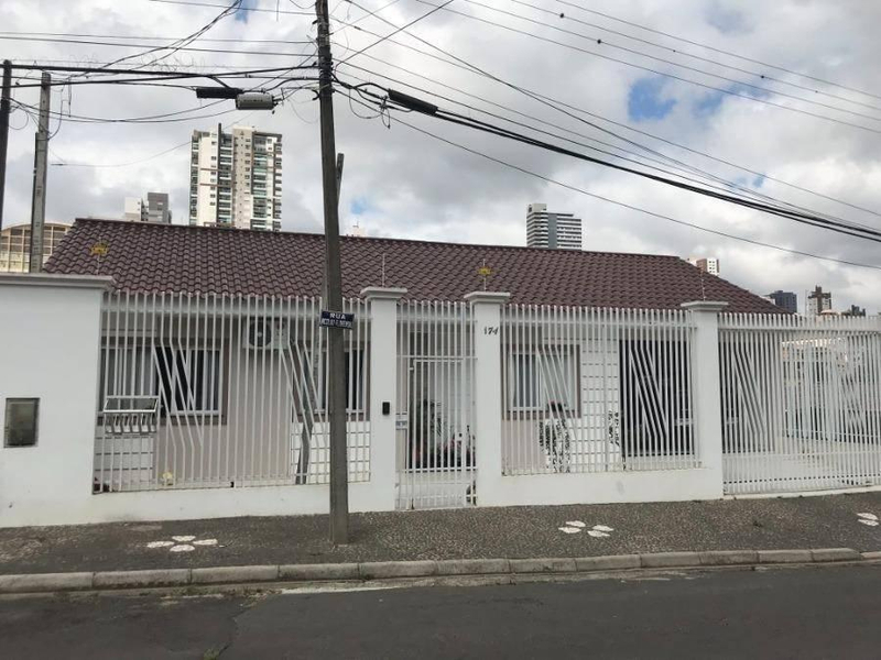 Casa 225m² | Ponta Grossa-PR | Ronda - 5 Dorms, 2 Banheiros e 2 Vagas - 2Km do Palladium Shopping Center - 400Mts Terminal Rodoviário - Financiamento até 420 Meses!