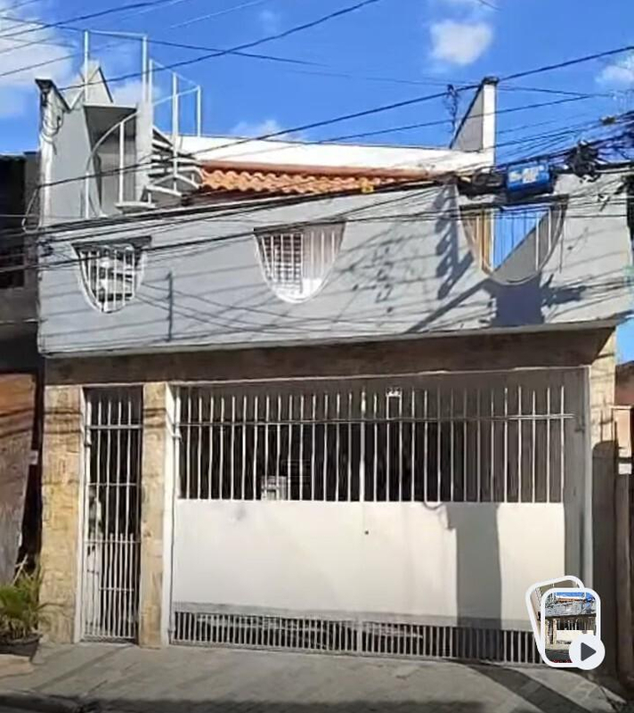 Sobrado + mais 3 casas no Conjunto Habitacional Turística/São Paulo , com 249 m² de área total construída.
