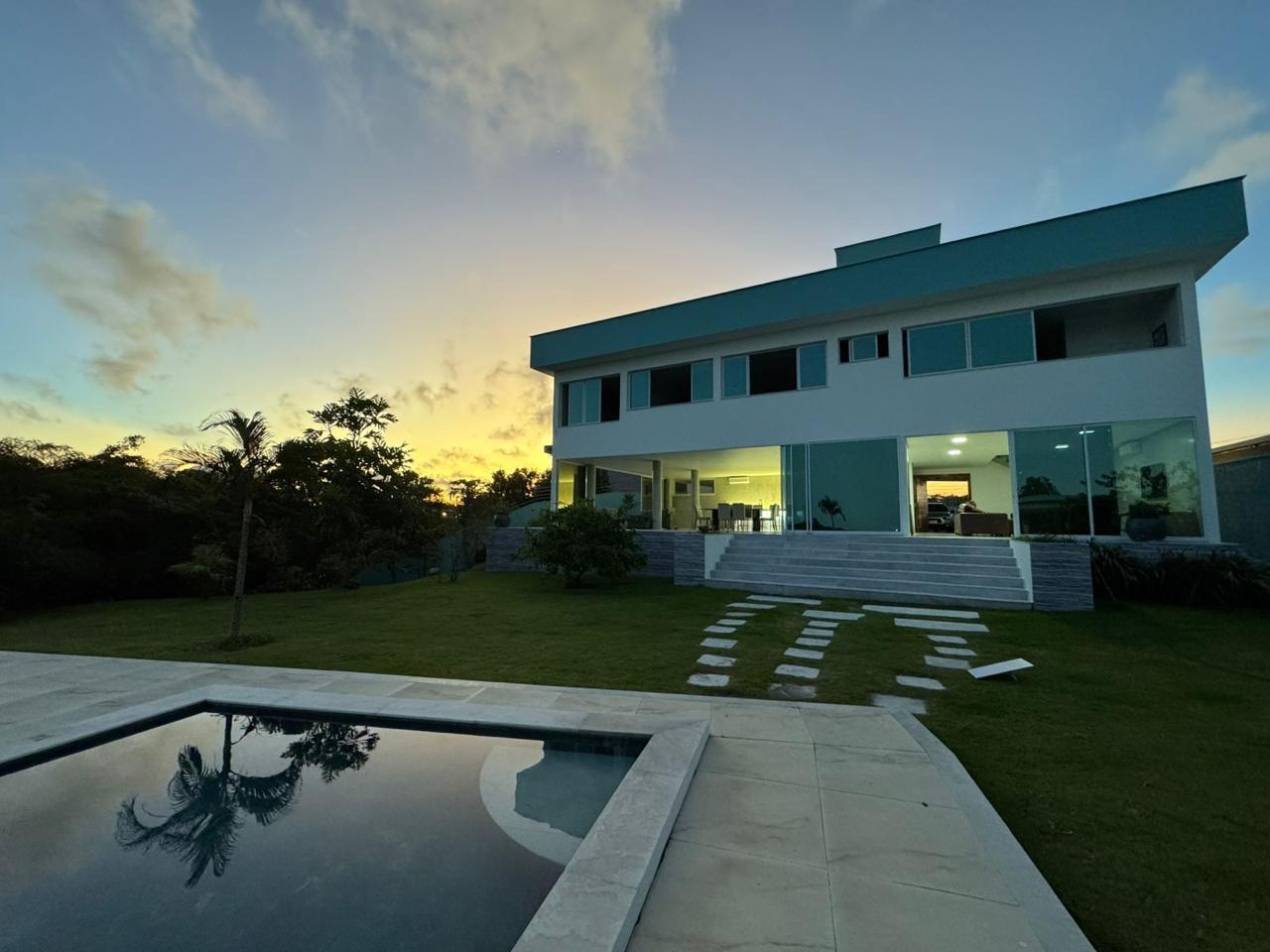 Mansão Condomínio Gaudí 640m² | Terreno 1.386m² | Porto Seguro/BA : Desocupada, Alto Luxo, Próximo às Praias. Oportunidade Única de Investimento!