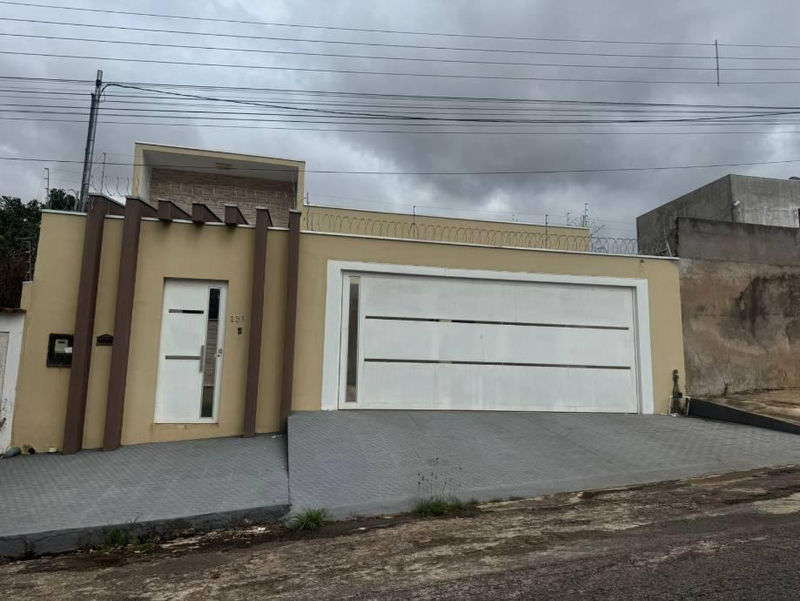 Casa com Piscina 201,02m² - Terreno 381,15m² || DESOCUPADA || Barra do Garças-MT | Jardim São João - Financiamento até 420 Meses!