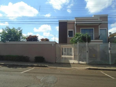 Casa com piscina, com área de 280m² e área de terreno de 513m² - Foz do Iguaçu/PR