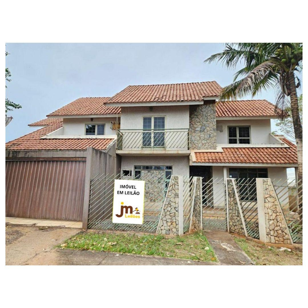 Imóvel Urbano com Área Total de 340,94m2 em Assis Chateaubriand-PR