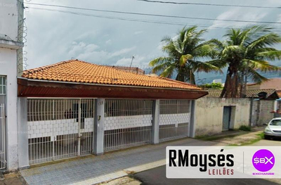 Casa, A.T. 330m², A.C. 315m², 3 dorms., Edícula, 2 vagas, Campo do Galvão