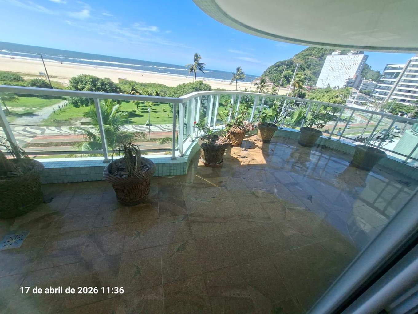 Apartamento cobertura, 300,14m² área privativa, vaga de garagem, Edif Costa Allegra, Av Atlântica 2400, Caiobá/PR - R Macedo/PR