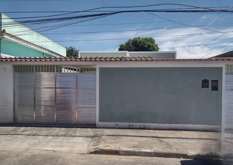 Casa 144m² com Terreno 500m² | Nilópolis-RJ | Centro - 2 Dorms - 450mts do Hospital Estadual Vereador Melchiades Calazans - Financiamento até 420 Meses!