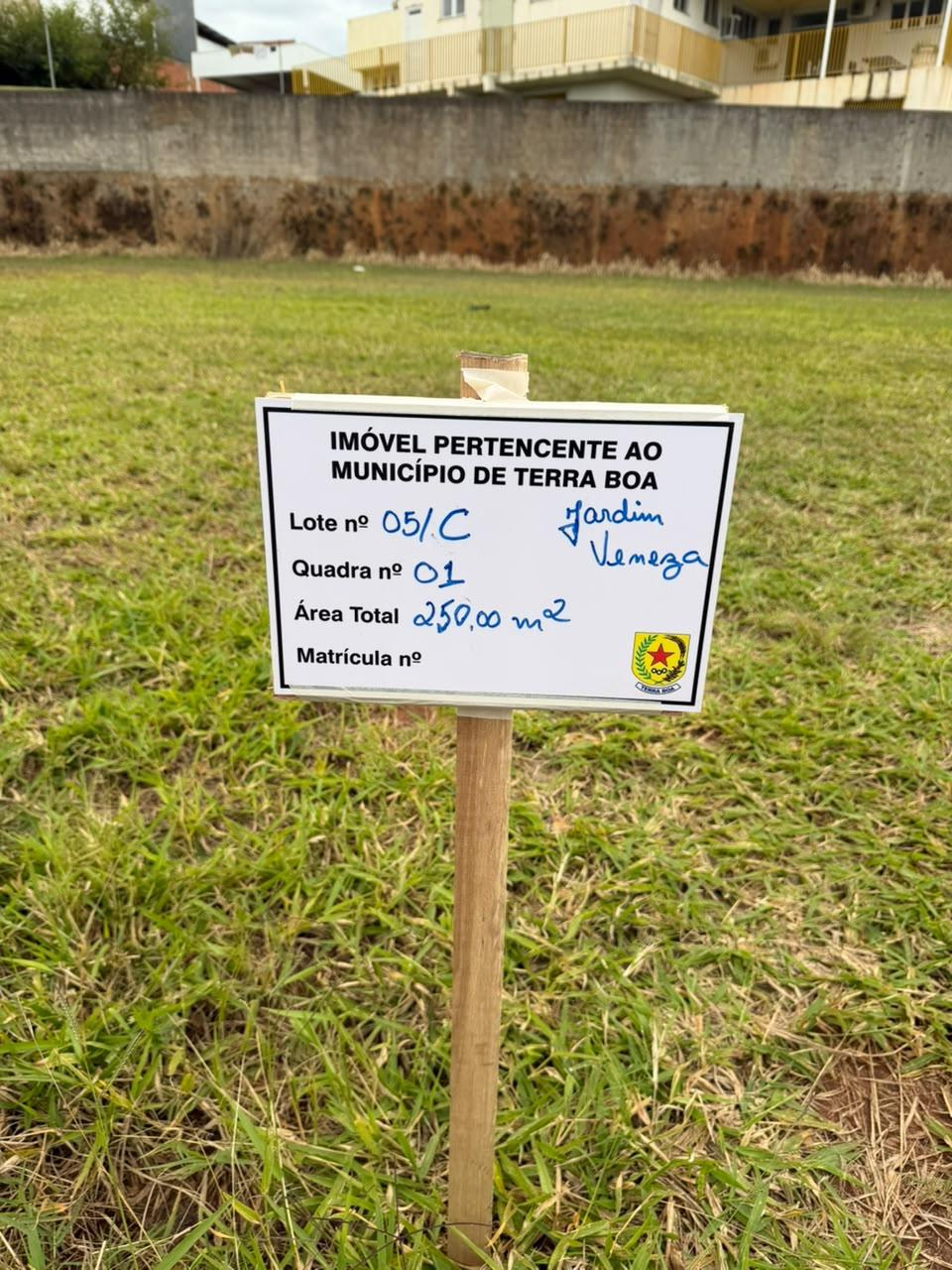 Imóvel urbano constituído pela Data de Terras nº 05/C, da Quadra nº 01, do Loteamento Residencial Veneza, situado no Município de Terra Boa, Estado do Paraná, com área total de 250,00 m².