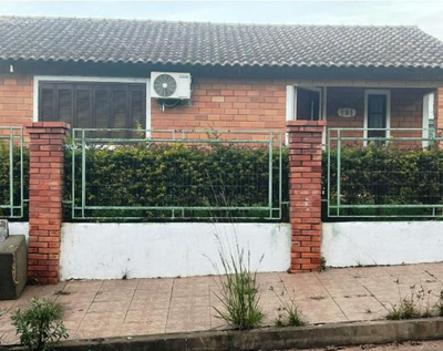 Casa c/ Terreno de 227m², 1 vaga, Desocupada no Soares, Cachoeira do Sul/RS