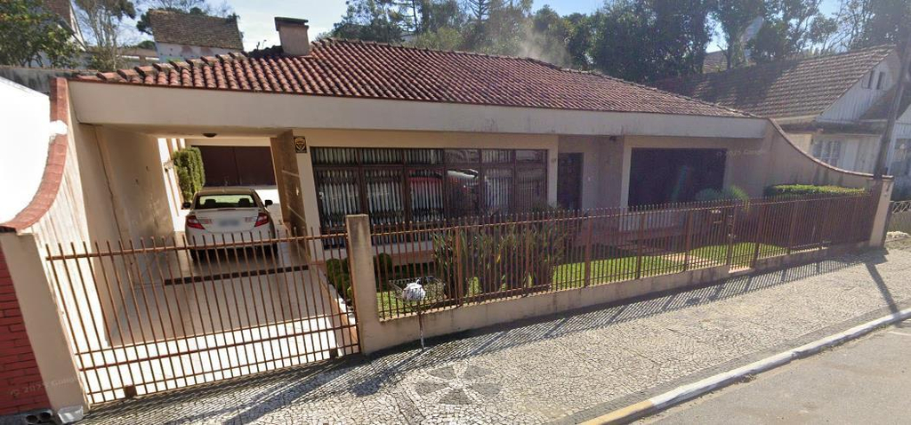 Nua proprieda sobre o imóvel residencial localizado Rua XV de Novembro em Rio Negro/PR