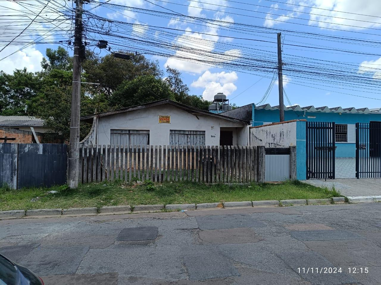 Casa com terreno de 241m², área construída de 120m², R Maracujás 182, Uberaba, Curitiba/PR - K