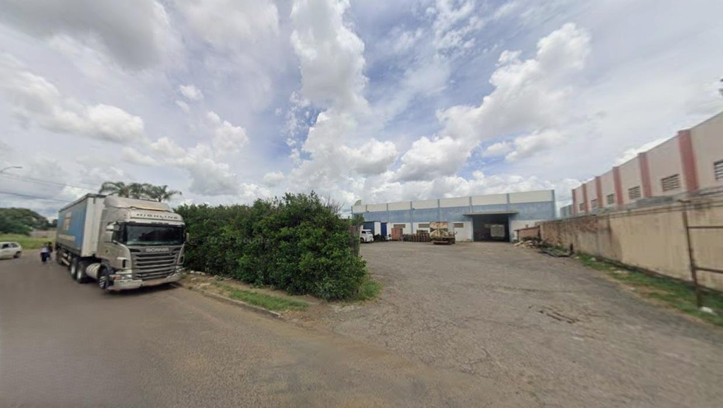 Terrenos com 2.073m² | Franca-SP | Polo Industrial São Bernardo - Concentra empresas do setor de calçados e couro. Próximo à Av. Wilson Sábio de Melo
