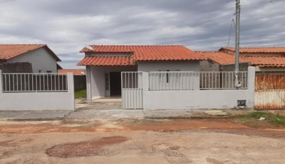 Casa 59m² no bairro Jardim dos Pinheiros em Águas Lindas de Goiás/GO